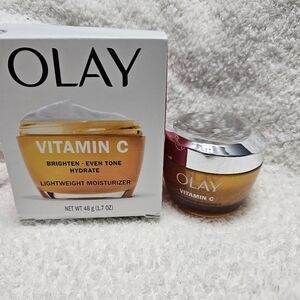 Olay Vitamin C Brighten Even Tone Hydrate Lightweight Moisturizer.
